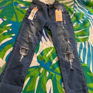 Brand new junior size 7 cut it very cute